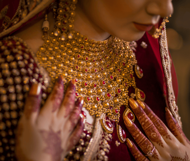 beautiful-girl-with-evening-makeup-large-earrings-jewelry